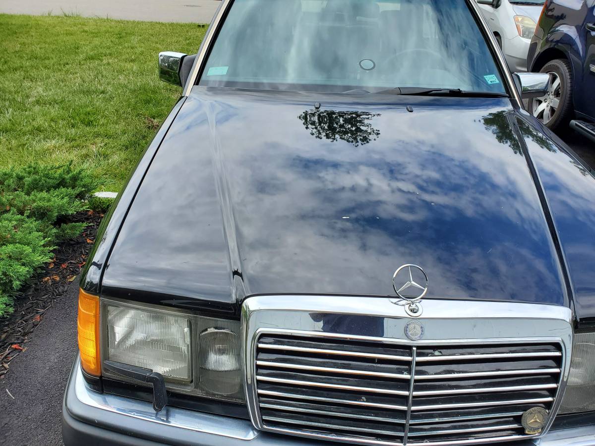 Mercedes-benz-300-d-diesel-1993-black
