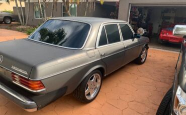 Mercedes-benz-300-diesel-1982-1