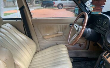 Mercedes-benz-300-diesel-1982-12