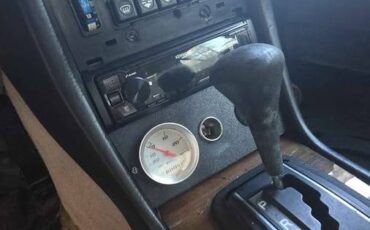 Mercedes-benz-300-diesel-1982-3