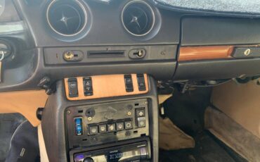 Mercedes-benz-300-diesel-1982-4