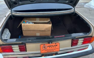 Mercedes-benz-300-diesel-1984-custom-10