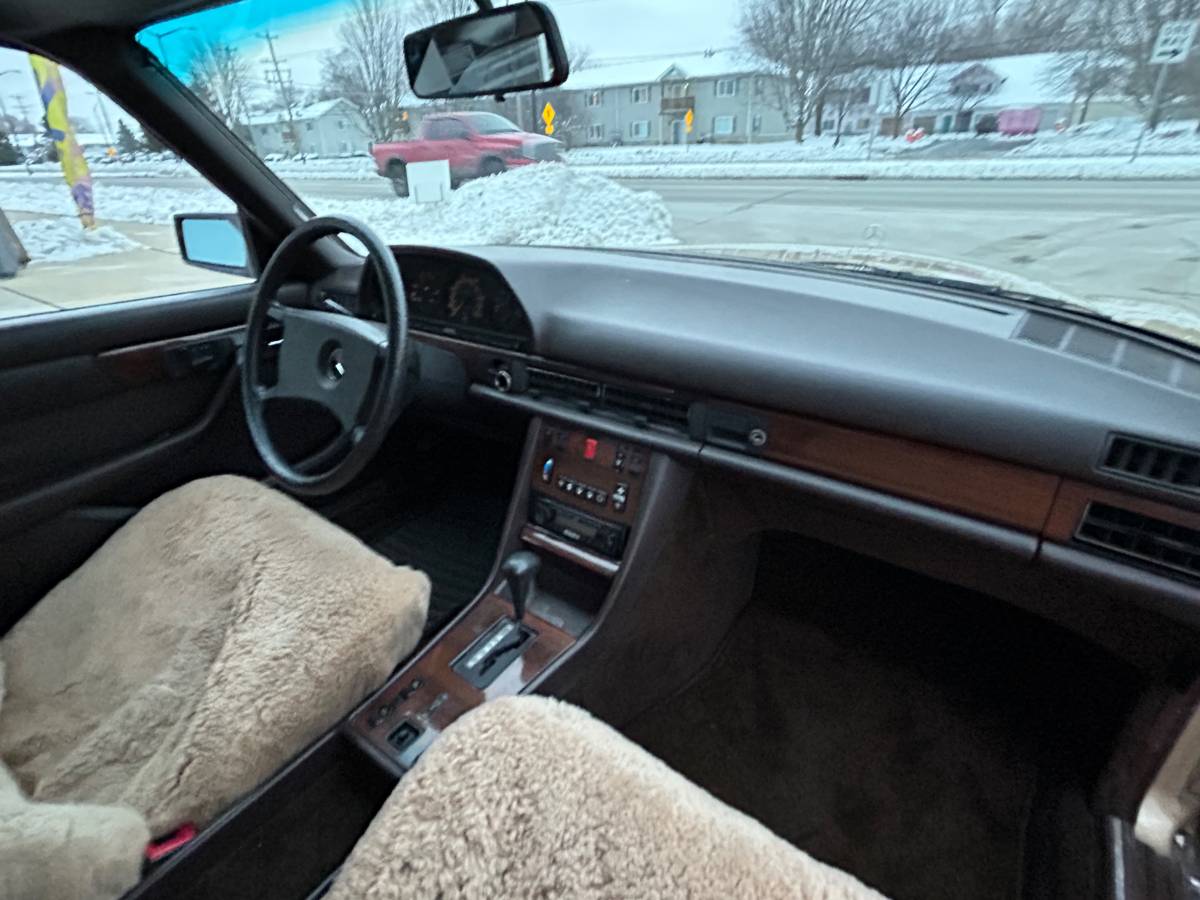 Mercedes-benz-300-diesel-1984-custom-12