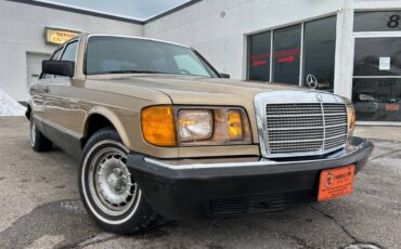 Mercedes-benz-300-diesel-1984-custom-13