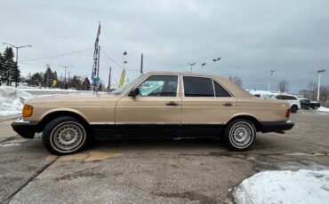 Mercedes-benz-300-diesel-1984-custom-18