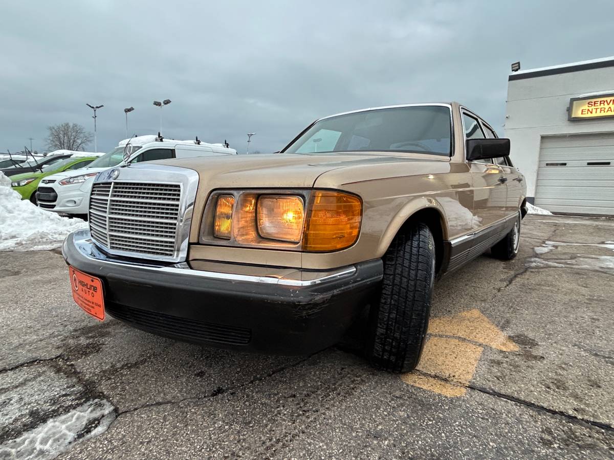 Mercedes-benz-300-diesel-1984-custom-19