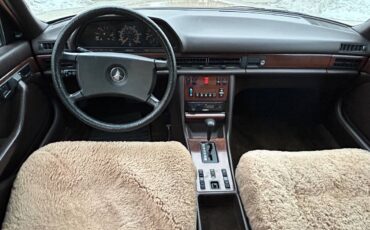 Mercedes-benz-300-diesel-1984-custom-2