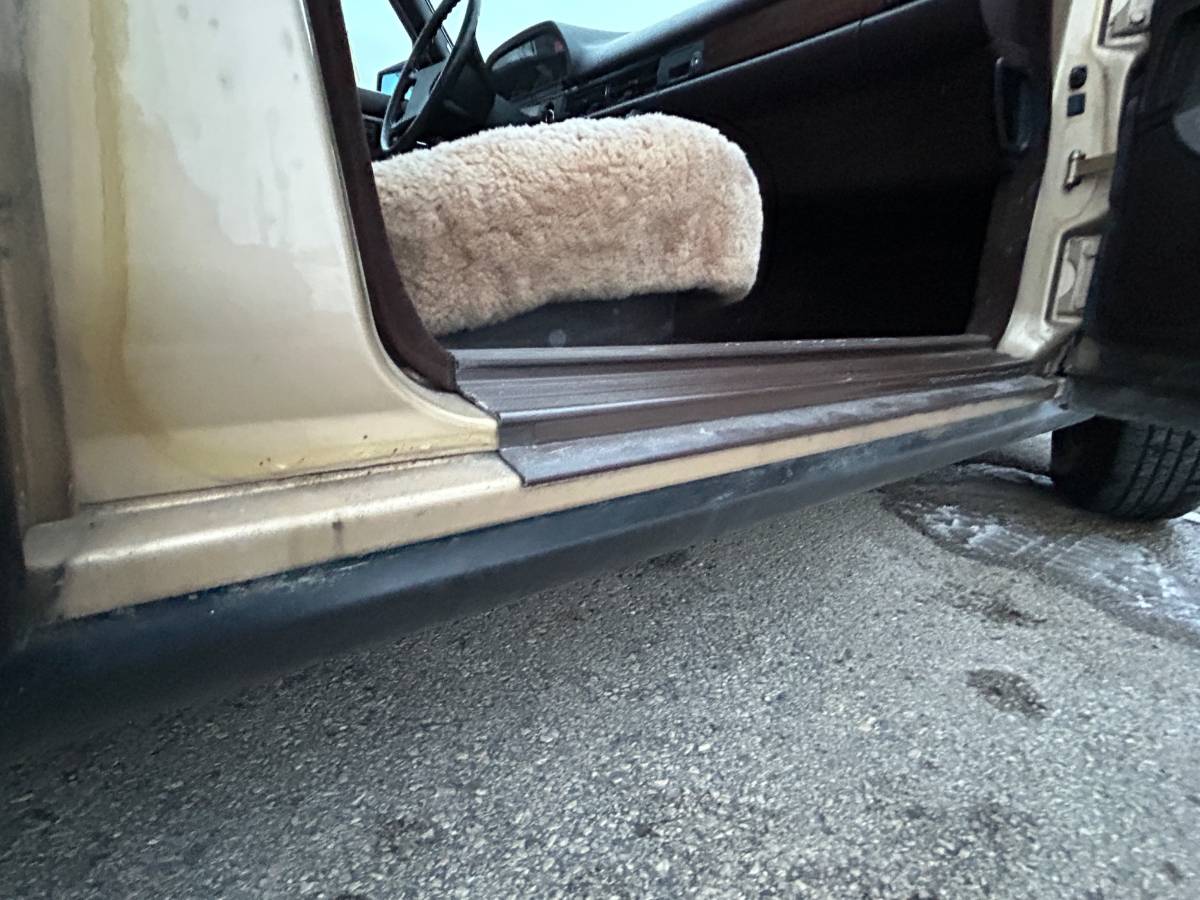 Mercedes-benz-300-diesel-1984-custom-23