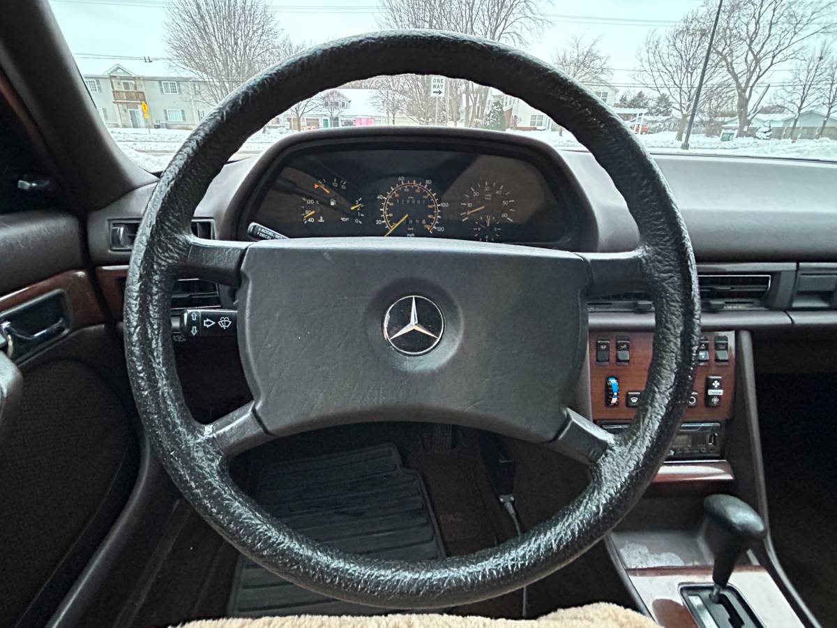 Mercedes-benz-300-diesel-1984-custom-3