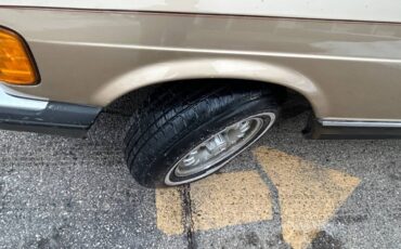 Mercedes-benz-300-diesel-1984-custom