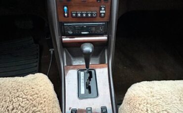 Mercedes-benz-300-diesel-1984-custom-5