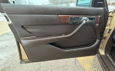 Mercedes-benz-300-diesel-1984-custom-7