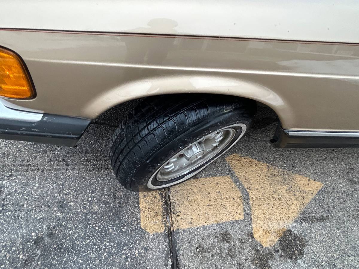 Mercedes-benz-300-diesel-1984-custom