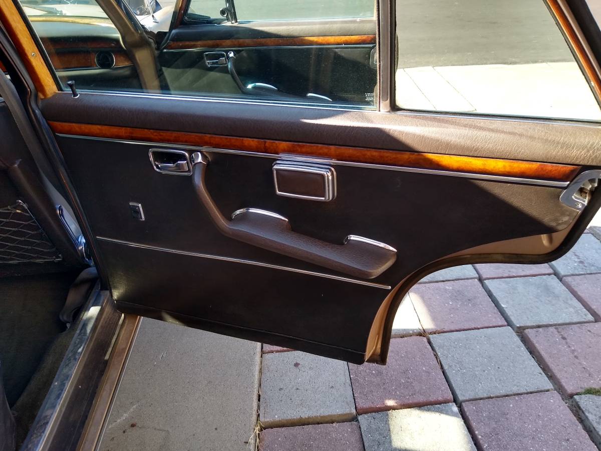 Mercedes-benz-300-sel-6.3-1969-brown-10