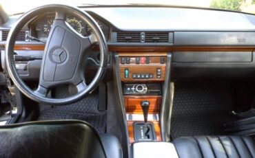 Mercedes-benz-300-series-diesel-1993-11