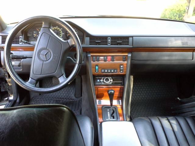 Mercedes-benz-300-series-diesel-1993-11