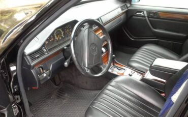 Mercedes-benz-300-series-diesel-1993-5