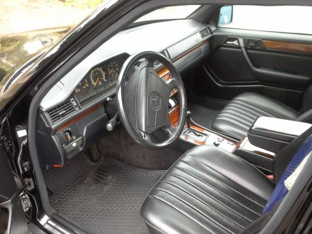 Mercedes-benz-300-series-diesel-1993-5