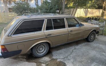 Mercedes-benz-300-td-diesel-1983-1