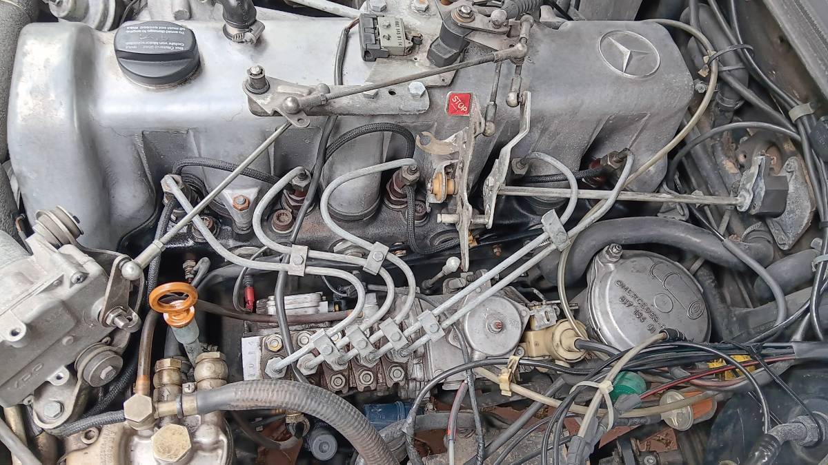 Mercedes-benz-300cd-turbodiesel-coupe-1985-brown-12