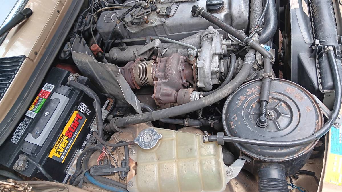 Mercedes-benz-300cd-turbodiesel-coupe-1985-brown-4