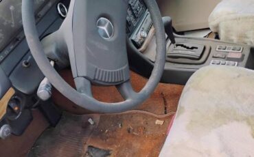 Mercedes-benz-300d-diesel-1977-green-4