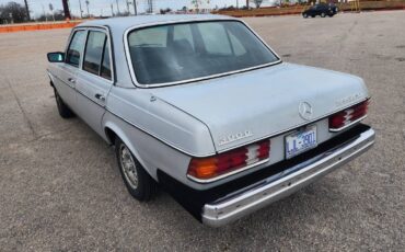 Mercedes-benz-300d-diesel-1983-grey-2