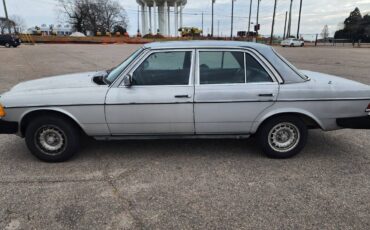 Mercedes-benz-300d-diesel-1983-grey