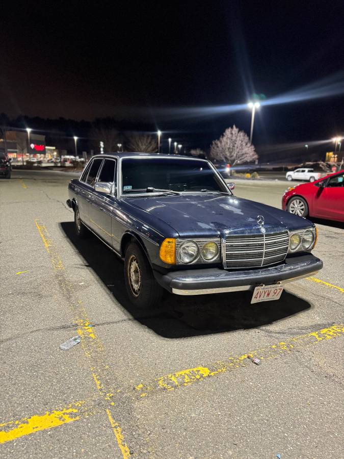 Mercedes-benz-300d-diesel-1984-blue-3