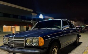 Mercedes-benz-300d-diesel-1984-blue-4