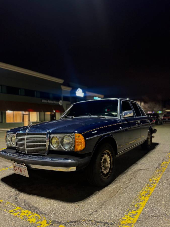 Mercedes-benz-300d-diesel-1984-blue-4