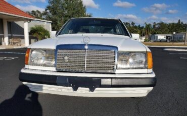 Mercedes-benz-300d-diesel-1990-white-2