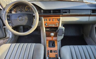 Mercedes-benz-300d-diesel-1990-white-3