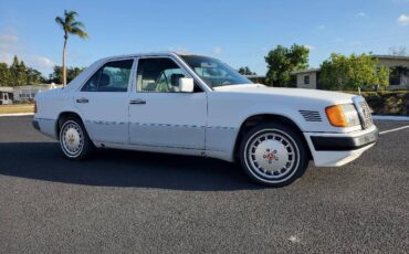 Mercedes-benz-300d-diesel-1990-white