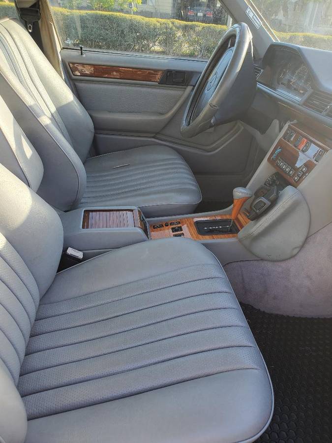 Mercedes-benz-300d-diesel-1990-white-5