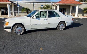 Mercedes-benz-300d-diesel-1990-white-6
