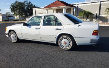 Mercedes-benz-300d-diesel-1990-white-7