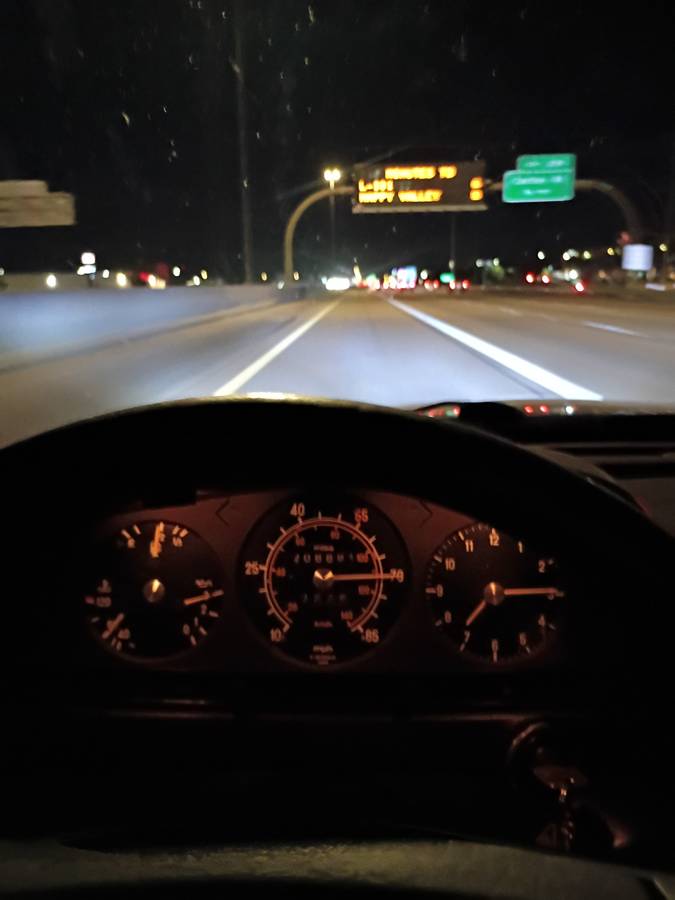 Mercedes-benz-300d-turbo-1982-silver-11