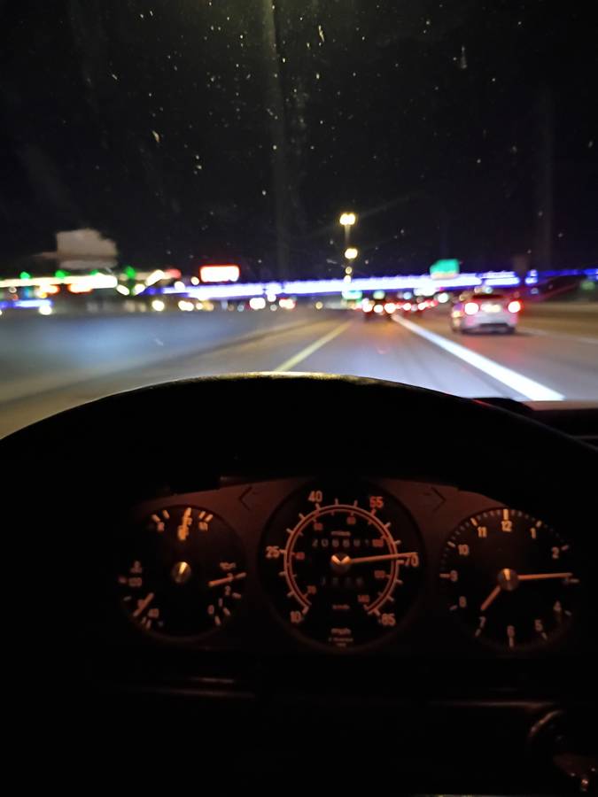 Mercedes-benz-300d-turbo-1982-silver-13