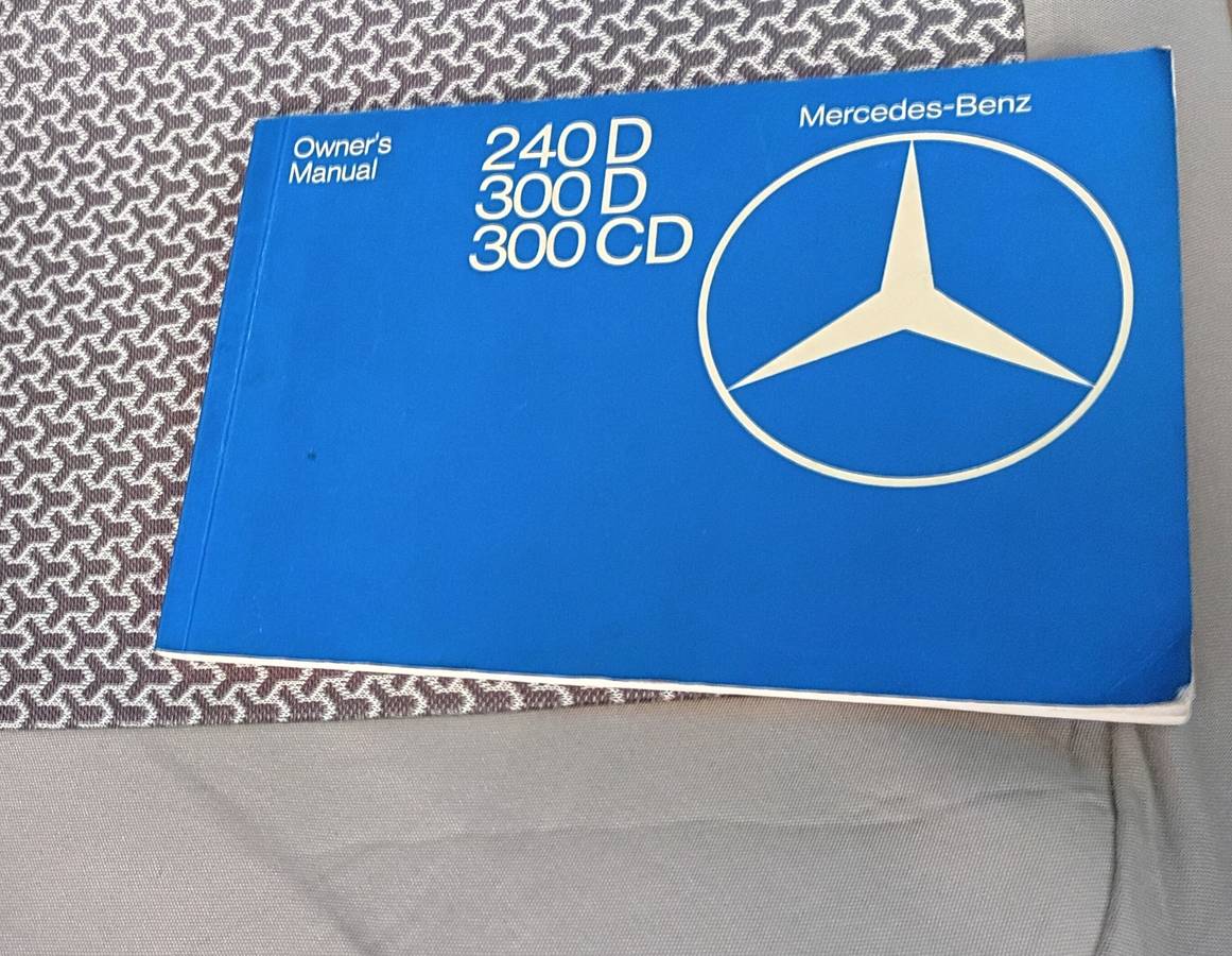 Mercedes-benz-300d-turbo-1982-silver-5