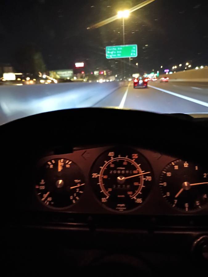 Mercedes-benz-300d-turbo-1982-silver-8