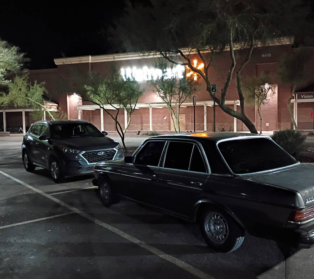 Mercedes-benz-300d-turbo-diesel-1982-silver-13