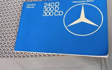 Mercedes-benz-300d-turbo-diesel-1982-silver-15