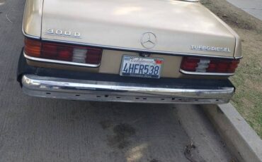 Mercedes-benz-300d-turbo-diesel-1985-brown-1