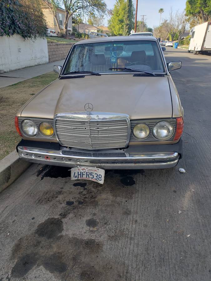 Mercedes-benz-300d-turbo-diesel-1985-brown-3