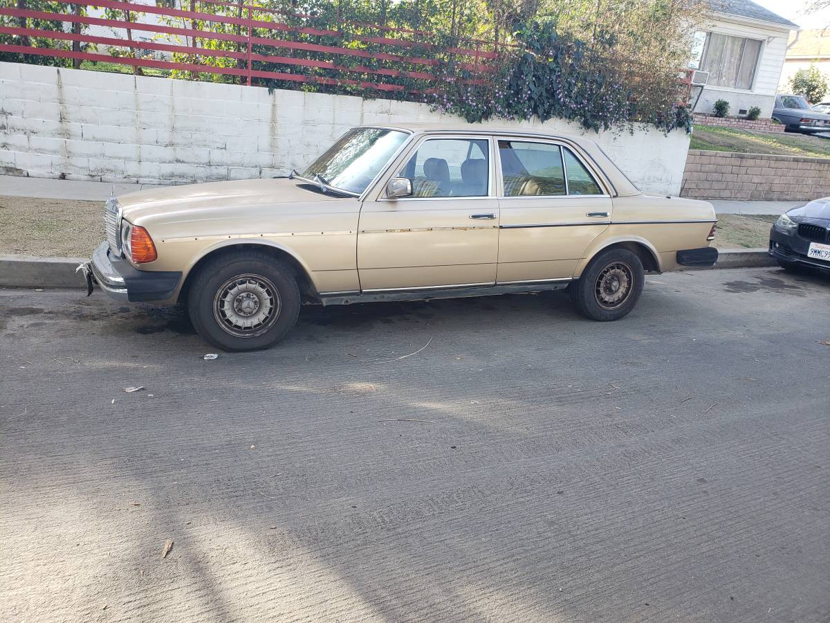 Mercedes-benz-300d-turbo-diesel-1985-brown-4