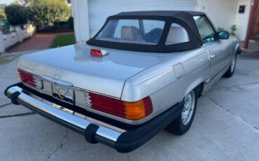 Mercedes-benz-380-1985-silver-3