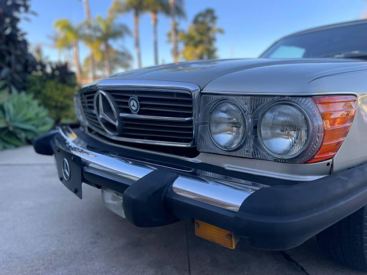 Mercedes-benz-380-1985-silver-5