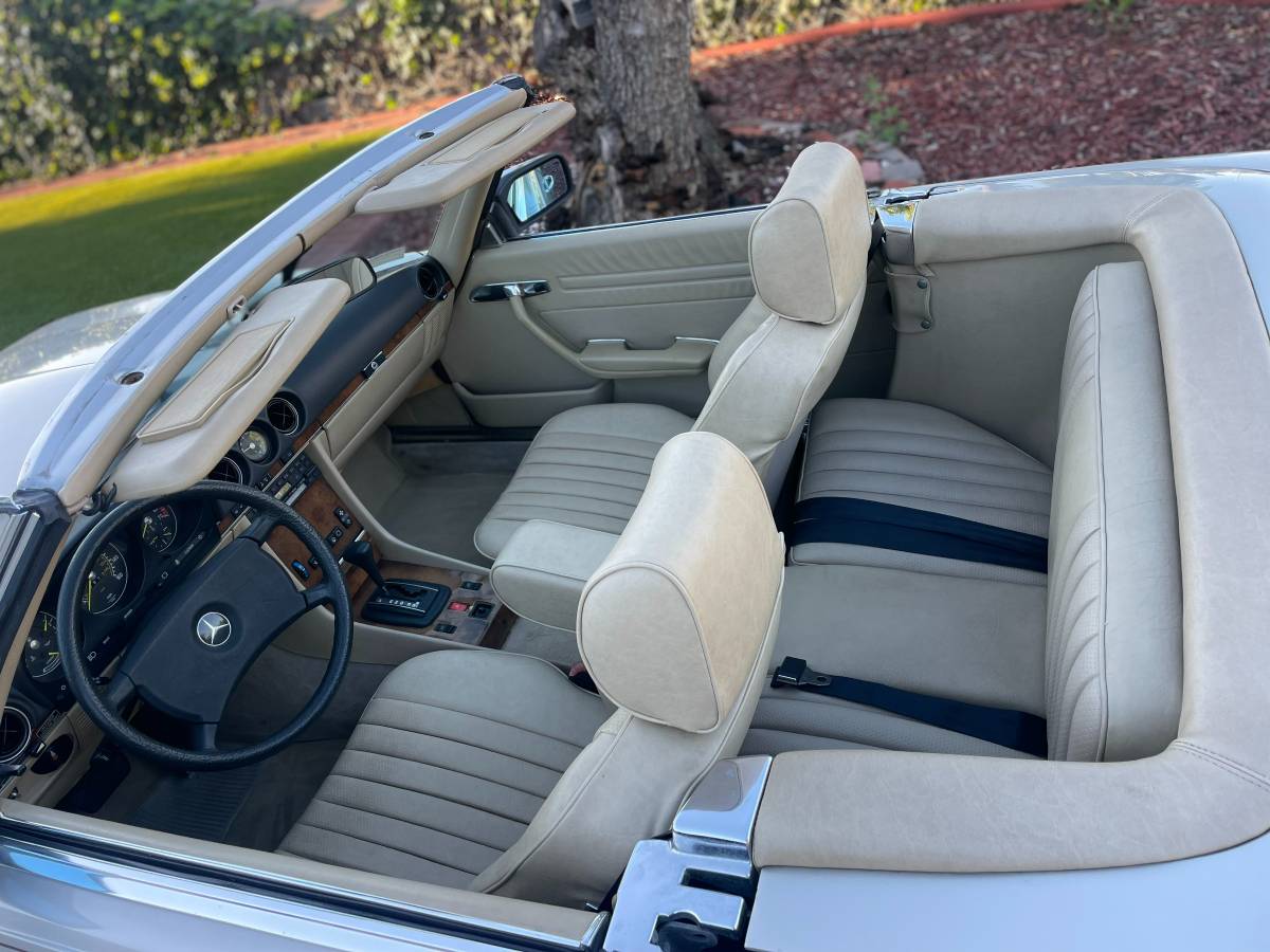 Mercedes-benz-380-1985-silver-8