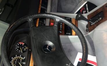 Mercedes-benz-380-sel-1983-grey-2